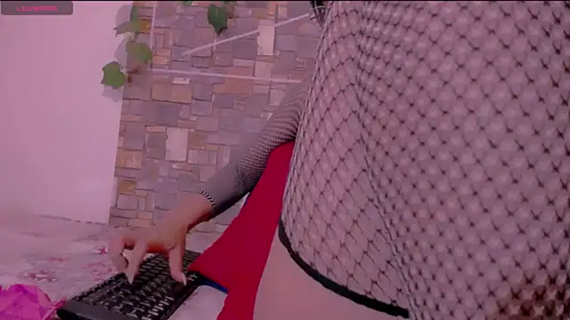 CrazyRousex online show from January 6, 2:21 pm