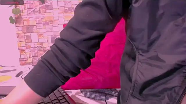 CrazyRousex online show from February 26, 2:50 pm