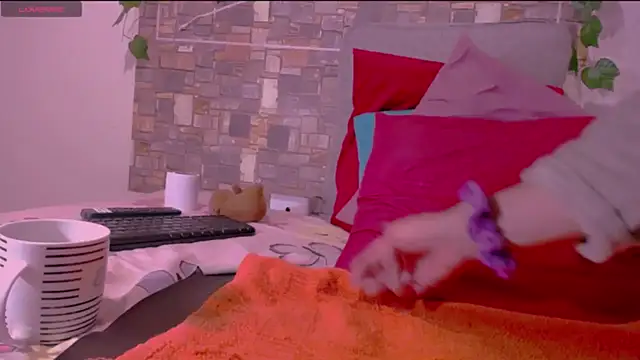 CrazyRousex online show from March 31, 5:37 pm