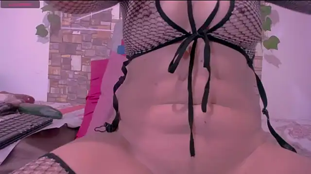 Snapshot of CrazyRousex chatting on November 30, 12:17 pm CrazyRousex online show from November 30, 12:17 pm