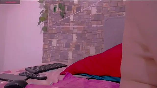 CrazyRousex online show from March 15, 5:09 pm