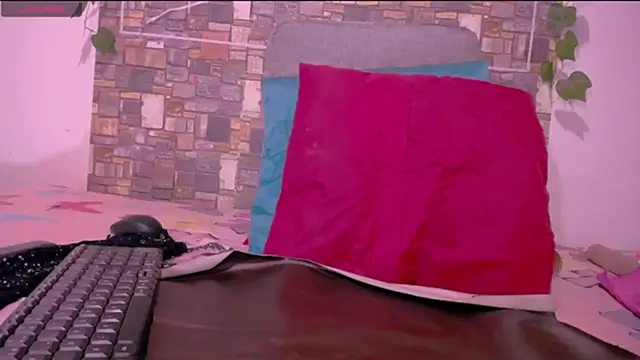 CrazyRousex online show from March 5, 2:46 pm