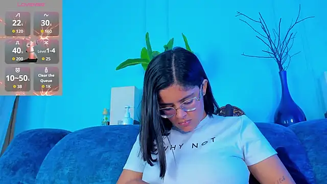 Elizabeth VonSweet online show from February 19, 8:28 pm