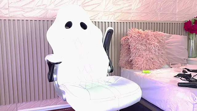 paula  cruzz online show from December 13, 8:04 pm