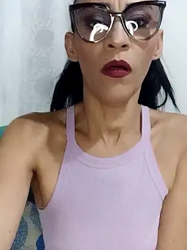 Snapshot of BarbaraMature chatting on October 18, 5:48 pm BarbaraMature online show from October 18, 5:48 pm