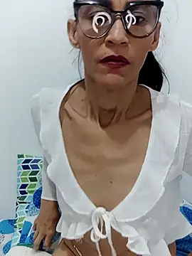 Snapshot of BarbaraMature chatting on December 2, 2:08 pm BarbaraMature online show from December 2, 2:08 pm