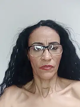 Snapshot of BarbaraMature chatting on June 17, 6:29 pm BarbaraMature online show from June 17, 6:29 pm