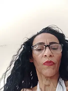 Snapshot of BarbaraMature chatting on June 10, 4:08 pm BarbaraMature online show from June 10, 4:08 pm