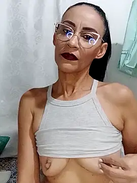 Snapshot of BarbaraMature chatting on March 17, 6:21 pm BarbaraMature online show from March 17, 6:21 pm