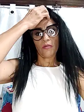 Snapshot of BarbaraMature chatting on October 4, 7:15 pm BarbaraMature online show from October 4, 7:15 pm