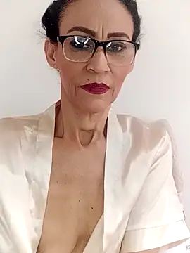 Snapshot of BarbaraMature chatting on March 1, 4:51 pm BarbaraMature online show from March 1, 4:51 pm