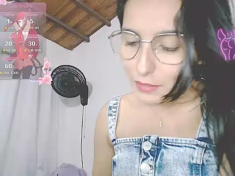 tifany19  online show from October 19, 1:41 am