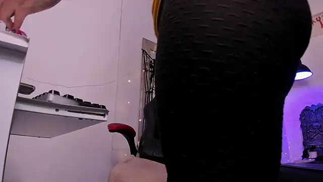 Snapshot of angel_hardy_dl chatting on October 27, 12:06 pm angel hardy dl online show from October 27, 12:06 pm