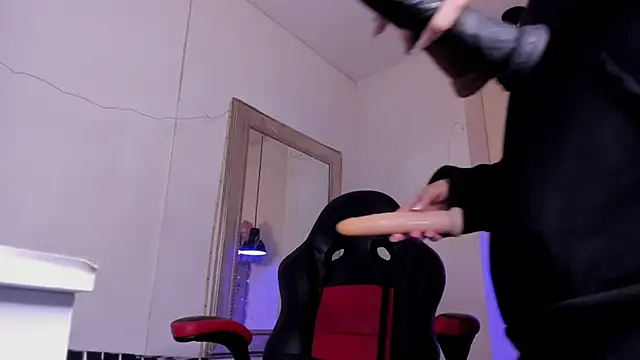 Snapshot of angel_hardy_dl chatting on September 25, 12:11 pm angel hardy dl online show from September 25, 12:11 pm