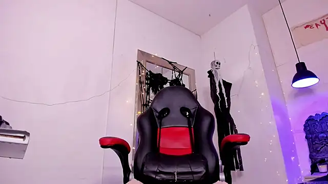 Snapshot of angel_hardy_dl chatting on October 31, 10:45 am angel hardy dl online show from October 31, 10:45 am