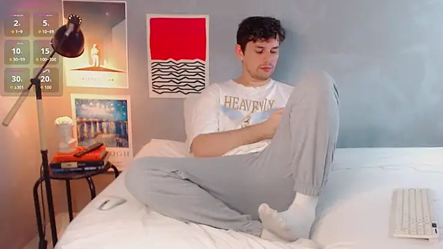 Snapshot of Elio555 chatting on November 6, 7:51 pm Elio555 online show from November 6, 7:51 pm