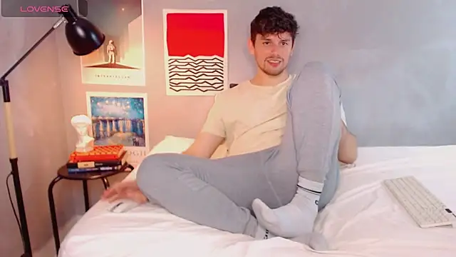 Snapshot of Elio555 chatting on October 27, 8:21 pm Elio555 online show from October 27, 8:21 pm