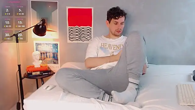 Snapshot of Elio555 chatting on November 29, 8:20 pm Elio555 online show from November 29, 8:20 pm