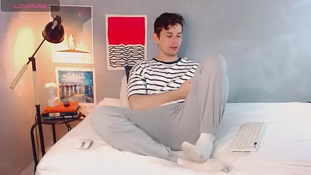 Snapshot of Elio555 chatting on November 5, 12:08 pm Elio555 online show from November 5, 12:08 pm