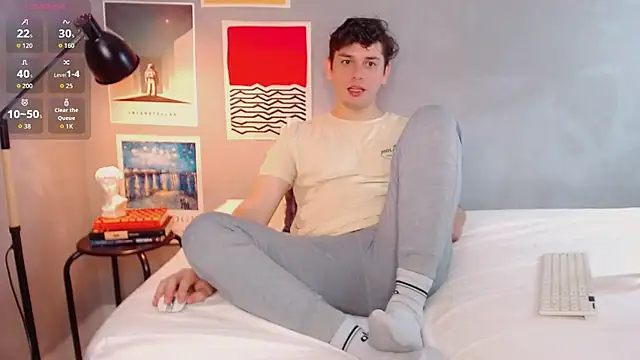 Snapshot of Elio555 chatting on October 29, 12:15 pm Elio555 online show from October 29, 12:15 pm