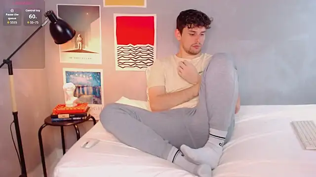 Snapshot of Elio555 chatting on October 25, 7:58 pm Elio555 online show from October 25, 7:58 pm