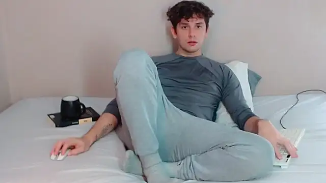 Elio555 online show from January 31, 3:11 pm