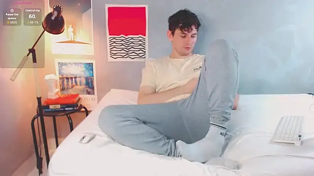 Snapshot of Elio555 chatting on November 2, 5:51 pm Elio555 online show from November 2, 5:51 pm