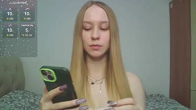 Lily  Devil online show from March 4, 9:17 am