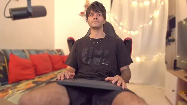 justin stark7 online show from December 15, 8:58 pm