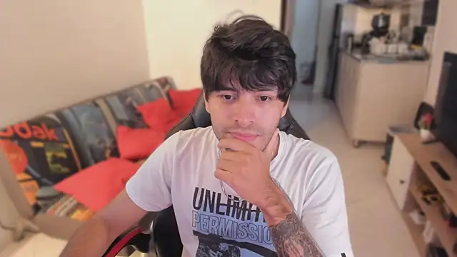 justin stark7 online show from November 5, 9:18 pm