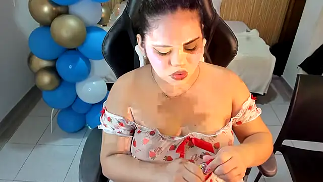 Snapshot of samy_19_ chatting on October 11, 11:11 am samy 19 online show from October 11, 11:11 am
