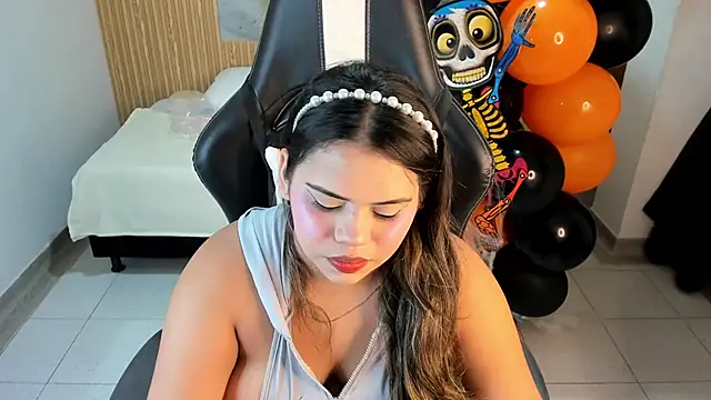 samy 19  online show from November 4, 11:03 am