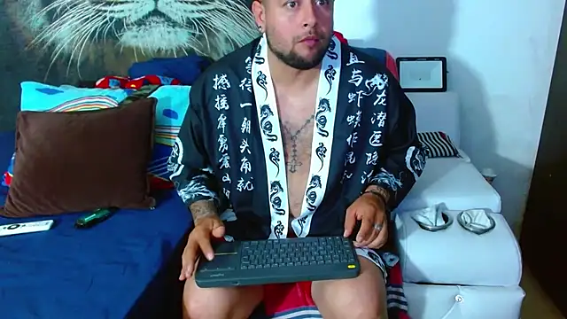 Snapshot of Michaell_Myerss_ chatting on November 7, 1:26 pm Michaell Myerss online show from November 7, 1:26 pm