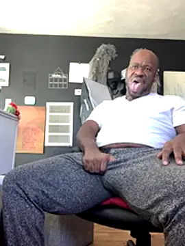 bigshh8 online show from November 3, 6:55 pm