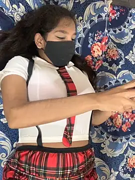 Snapshot of hottiess69 chatting on October 22, 6:46 am hottiess69 online show from October 22, 6:46 am