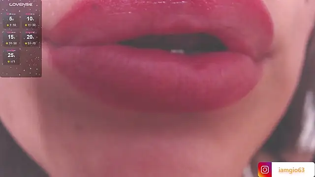 Snapshot of Georgina_1t chatting on February 27, 9:04 pm Georgina 1t online show from February 27, 9:04 pm
