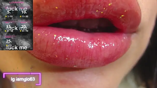 Snapshot of Georgina_1t chatting on March 22, 2:58 pm Georgina 1t online show from March 22, 2:58 pm