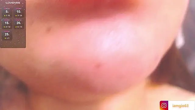 Snapshot of Georgina_1t chatting on March 1, 2:44 pm Georgina 1t online show from March 1, 2:44 pm
