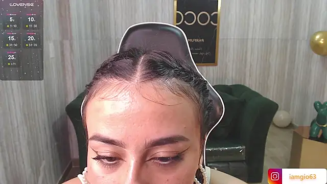 Snapshot of Georgina_1t chatting on February 25, 11:43 am Georgina 1t online show from February 25, 11:43 am