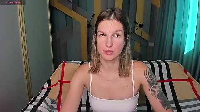 EmilyWalkeri online show from September 17, 6:59 am