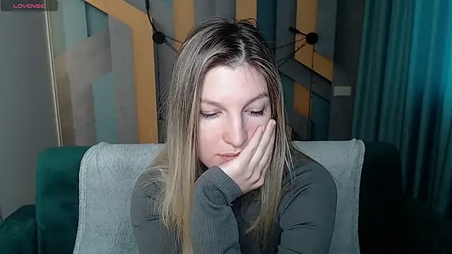 EmilyWalkeri online show from February 5, 7:48 am