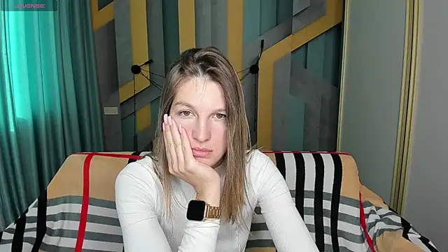 EmilyWalkeri online show from October 12, 6:04 am