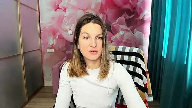 EmilyWalkeri online show from October 20, 8:37 am