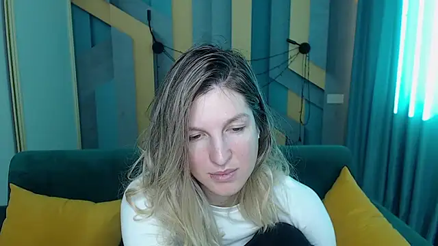 EmilyWalkeri online show from March 4, 8:22 am
