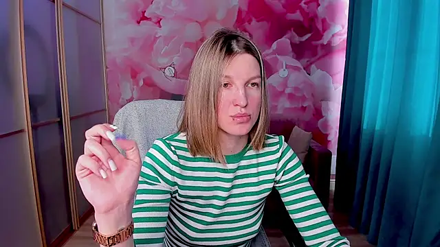 EmilyWalkeri online show from February 11, 8:26 am