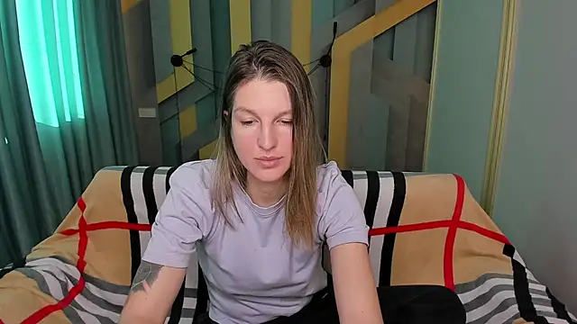 EmilyWalkeri online show from November 14, 7:56 am