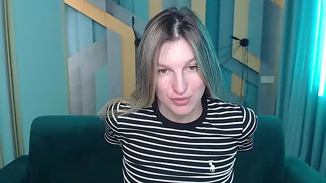 EmilyWalkeri online show from March 10, 8:07 am