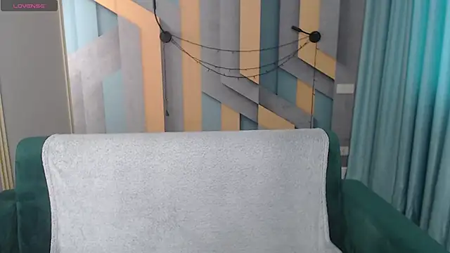 EmilyWalkeri online show from February 11, 8:03 am