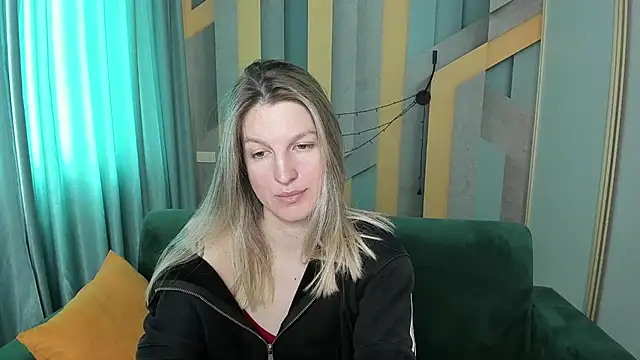 EmilyWalkeri online show from March 20, 8:04 am