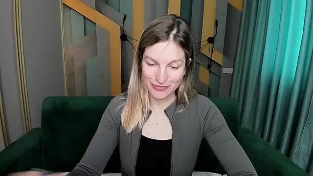 EmilyWalkeri online show from April 3, 7:04 am